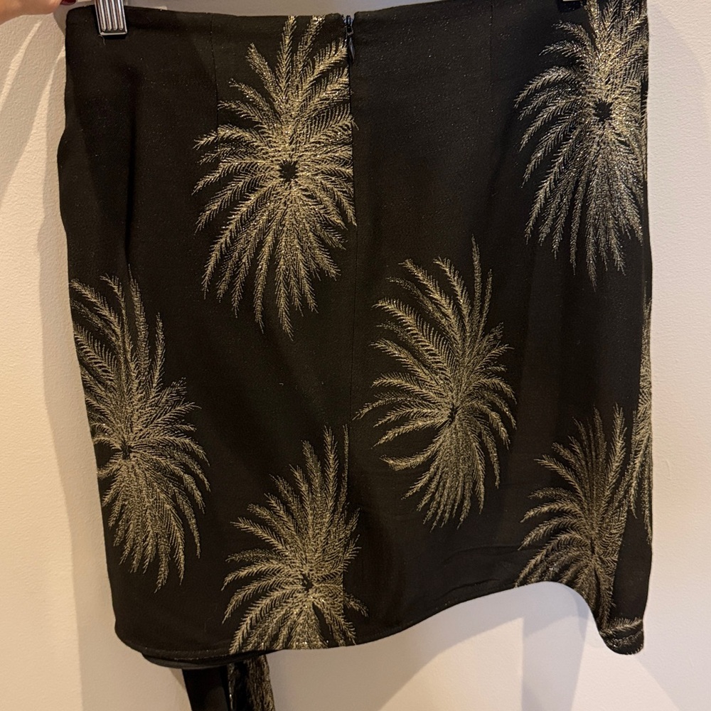 Victoria Beckham Black Mini skirt with tie and gold palms detail. - Picture 3 of 6